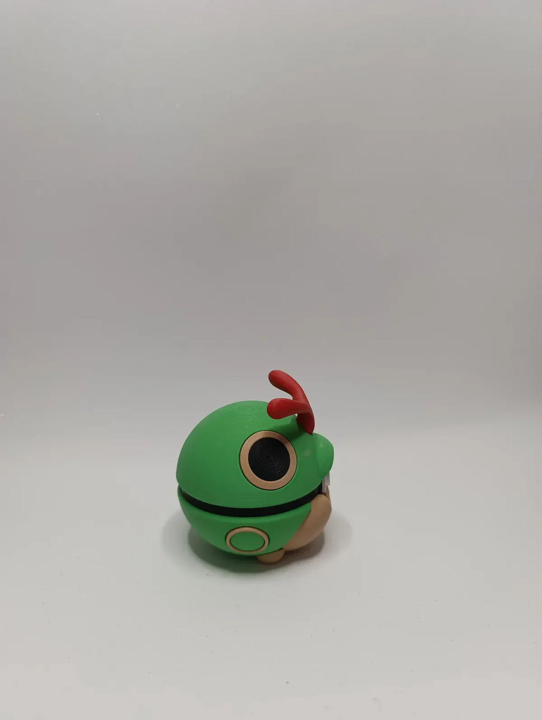 Poké Ball Caterpie Réplica Coleccionable