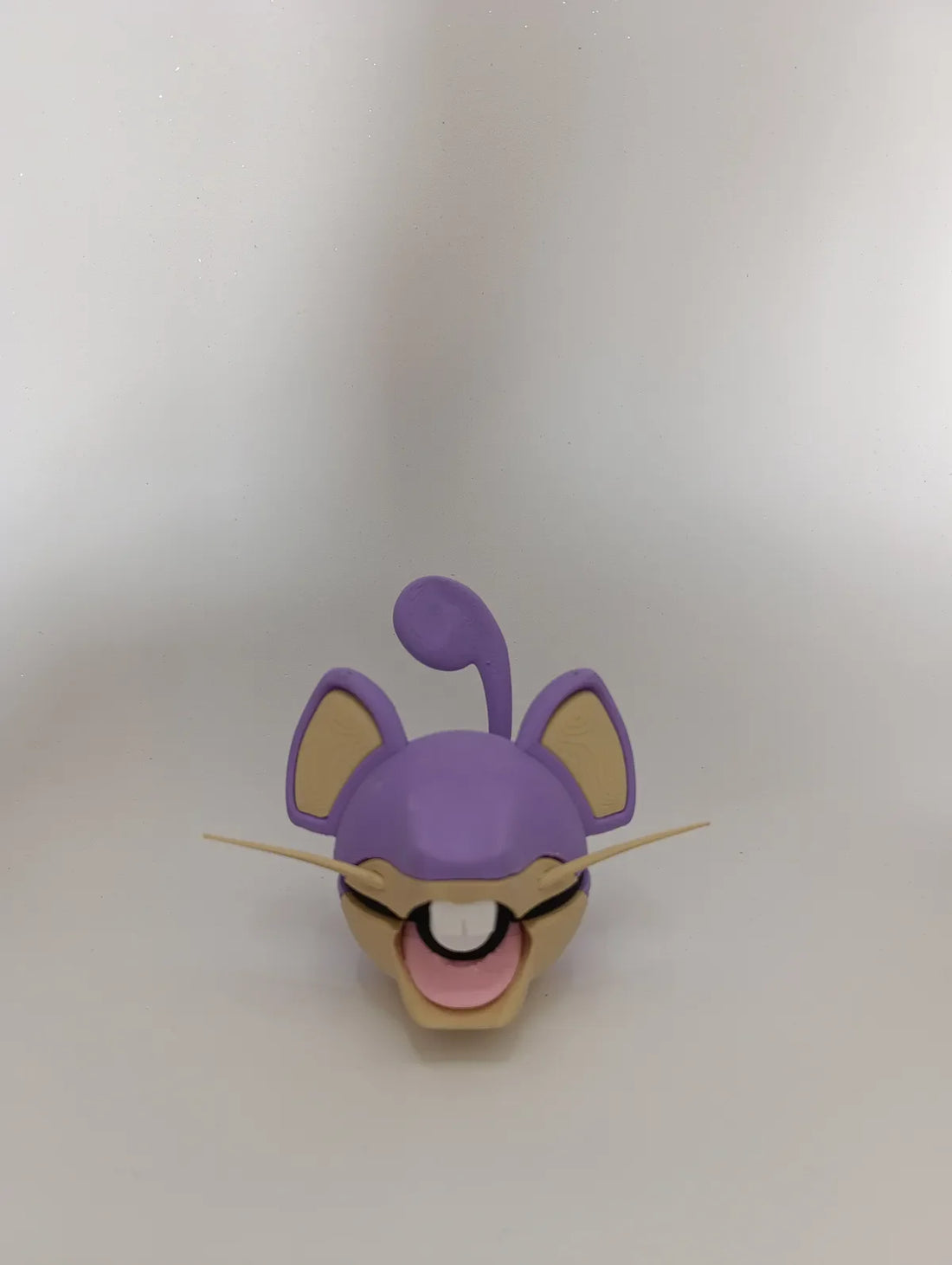 Poké Ball Rattata Réplica Premium Coleccionable
