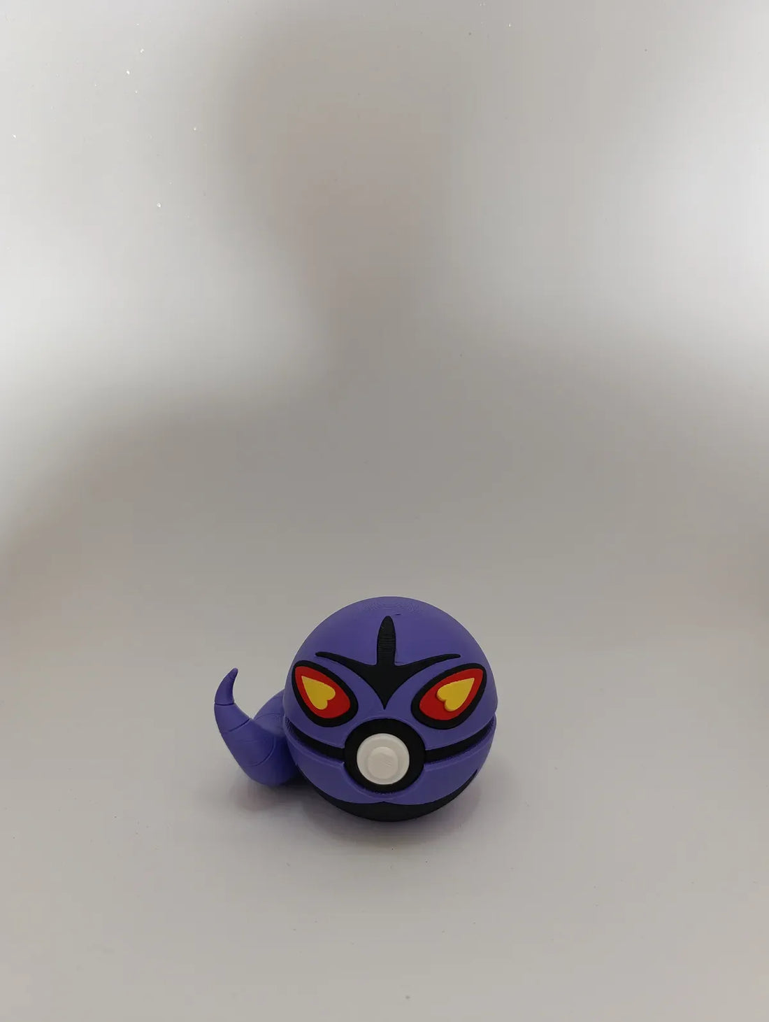 Poké Ball Arbok Réplica Premium Coleccionable