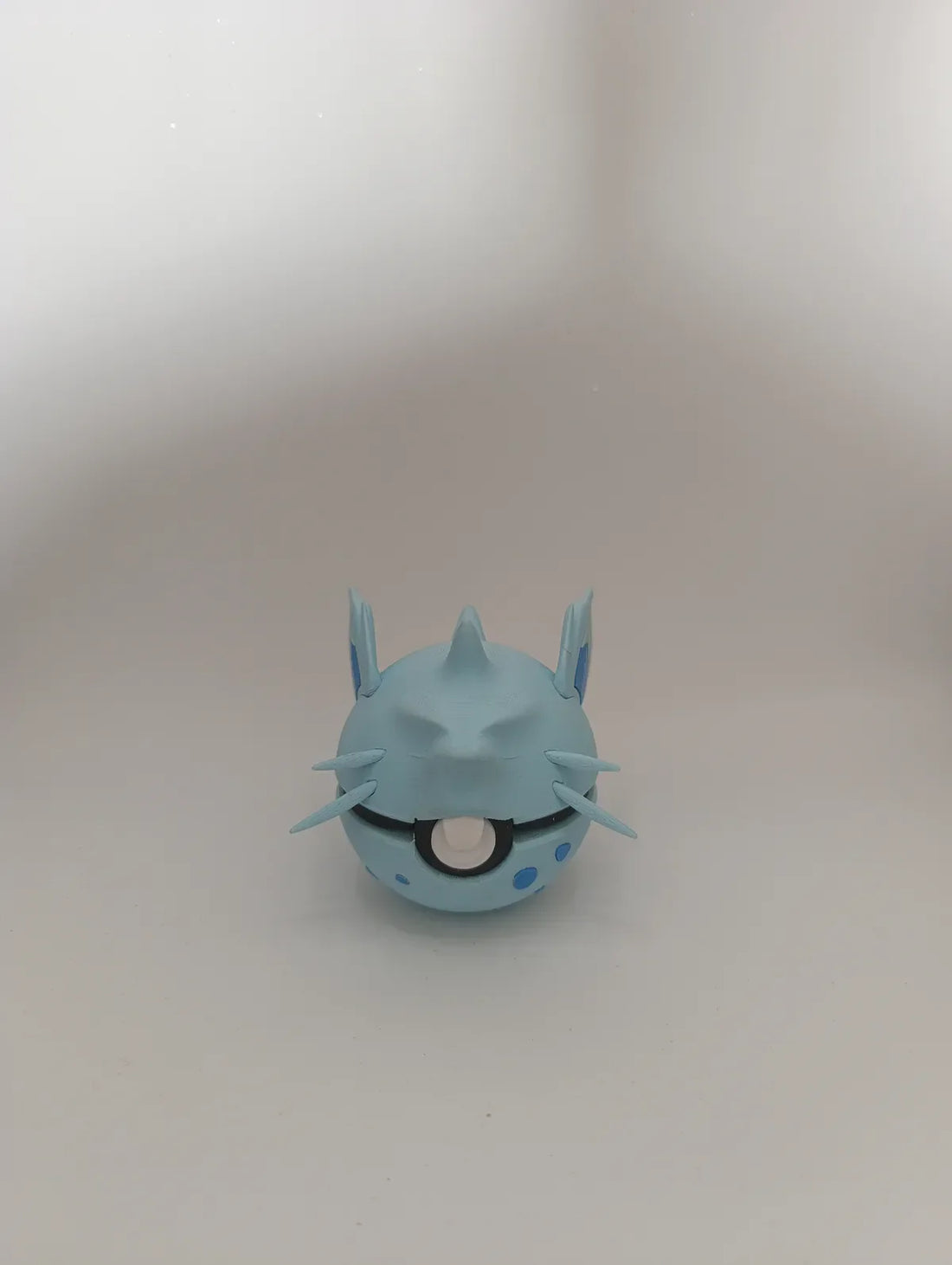 Poké Ball Nidoran♀ Réplica Premium Coleccionable