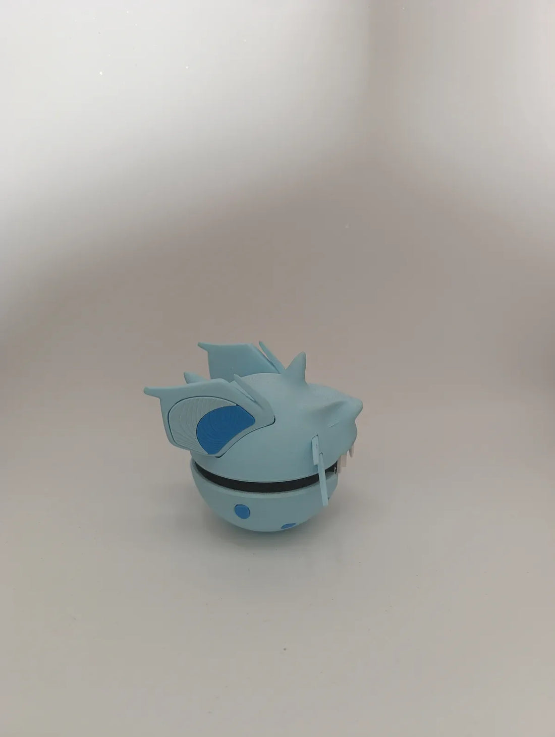 Poké Ball Nidoran♀ Réplica Premium Coleccionable